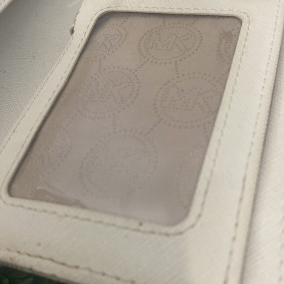 Michael Kors Woman’s Wallet - Picture 5 of 7